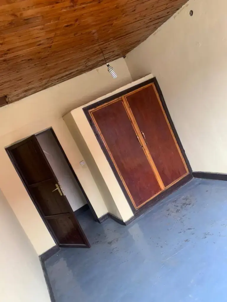 300 000Rwf: Irakodeshwa-i Kanombe