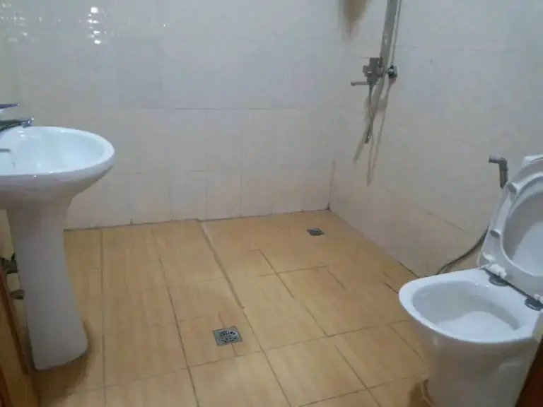 500 000 Rwf: Irakodeshwa-i Kanombe