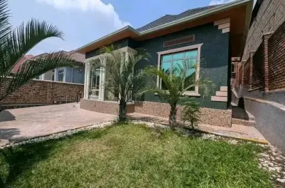 700 000Rwf: Irakodeshwa-i Remera