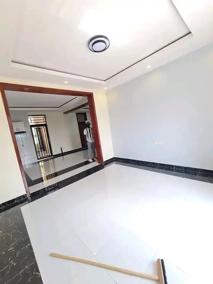 R416-800 000 Rwf: Irakodeshwa-Kicukiro