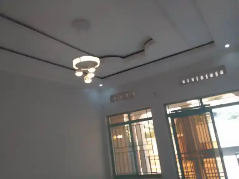 400 000Rwf: Irakodeshwa-i Kanombe