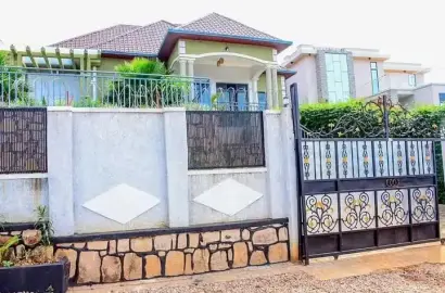 800 000Rwf: Irakodeshwa-Kicukiro